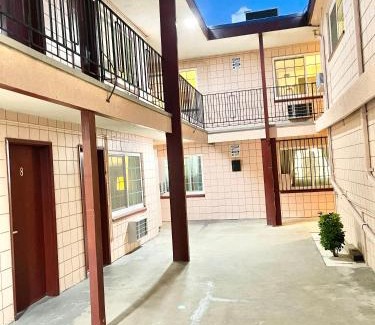 Coalinga Hotel | Royal Lodge