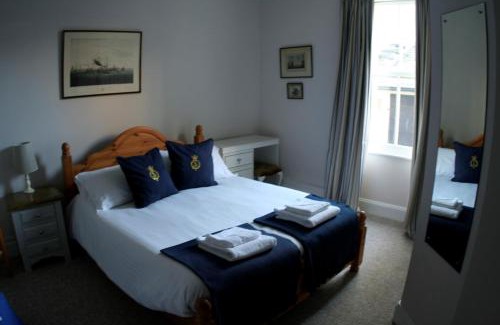 Cowes Hotel | Royal London Yacht Club
