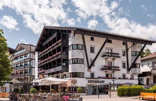 Seefeld Pedestrian Zone House | Royal Love Suite - Alpenhotel . fall in love