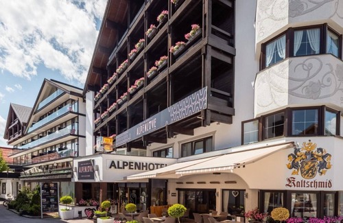 Seefeld Pedestrian Zone House | Royal Love Suite - Alpenhotel . fall in love
