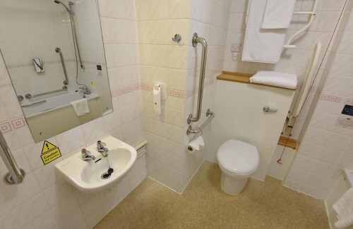 Bromborough Hotel | Royal Oak