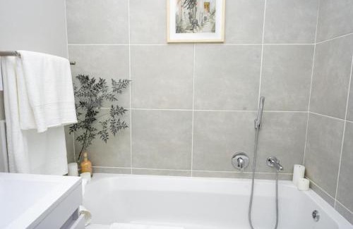 Greater Johannesburg Metropolitan Area Villa | Royal on 81 Ventura