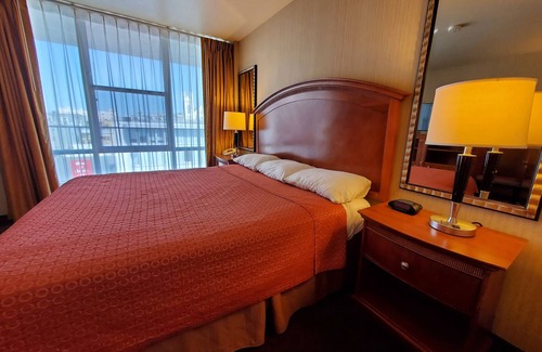 Russian Hill Hotel | Royal Pacific Motor Inn