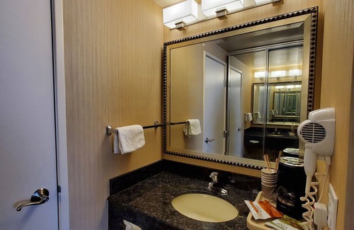 Russian Hill Hotel | Royal Pacific Motor Inn