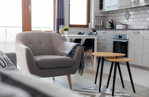 Wilanow Apartment | Royal Palace Elegant Apartment by BookingHost