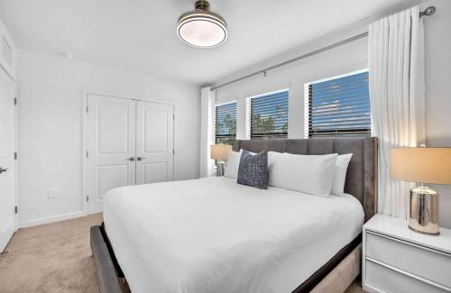 Homestead House | Royal Palm Gateway - Spacious Family Retreat in Sunny Homestead