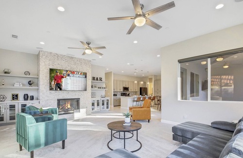 Desert Club Estates House | Royal Palms: Pool, Spa, PingPong, Fire Pit, Games!
