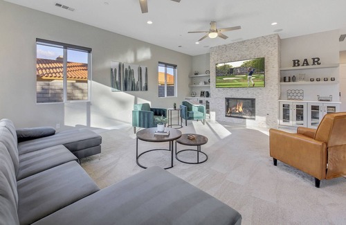 Desert Club Estates House | Royal Palms: Pool, Spa, PingPong, Fire Pit, Games!