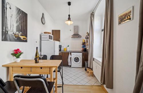 Seidnitz Apartment | Royal Panometer Residence - Free Parking