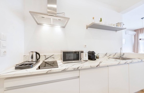 Piraeus Apartment | Royal Premium Apartment -120sq -common Terrace