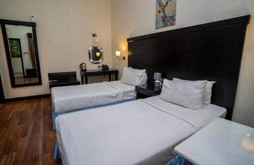 Jumeira 1 Hotel | Royal Prestige Hotel