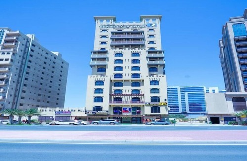 Naif House | Royal reflections king stay