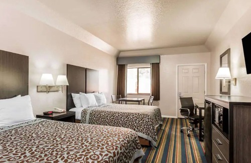 Fairmont City Hotel | Royal Relax Inn