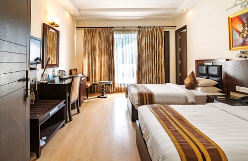 DLF City Hotel | Royal Residence On MG Road