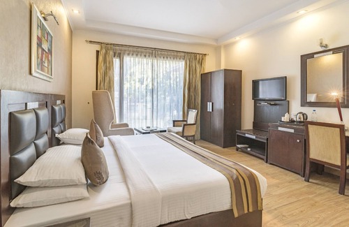 DLF City Hotel | Royal Residence On MG Road