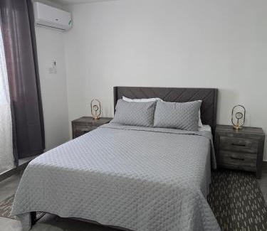 Eden Gardens Apartment | Royal's Kingston Suite