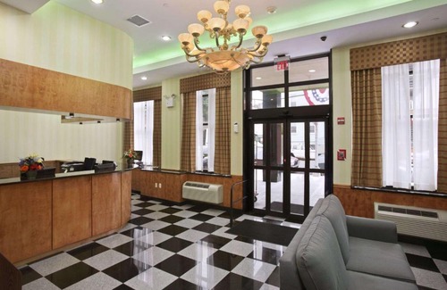 Queens Hotel | Royal Stay Hotel