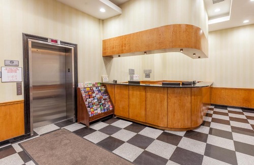 Queens Hotel | Royal Stay Hotel