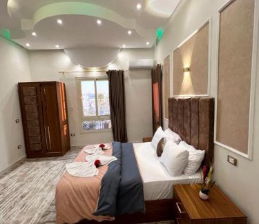Qasr an-Nil Hotel | Royal Suites Hostgram