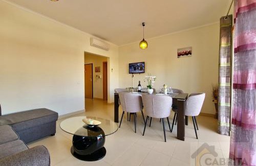 Canada Apartment | Royal Sunrise T2 by YHA