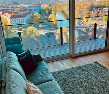 Erdberg Apartment | Royal Swan Skyline, Wien