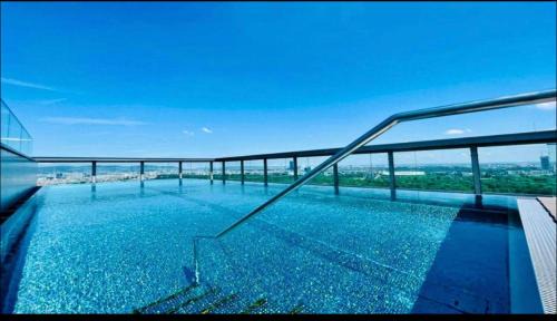 Erdberg Apartment | Royal Swan Skyline, Wien