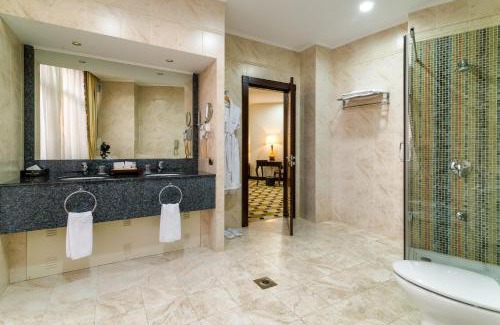 Almaty Hotel | Royal Tulip Almaty Hotel