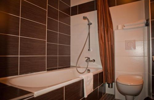 Batignolles Hotel | Royal Wagram