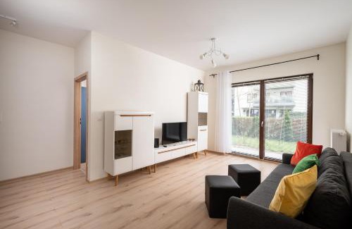 Wilanow Apartment | Royal Wilanów Apartment with Garden
