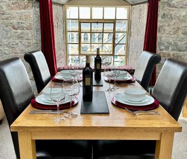 Plymouth Apartment | Royal William Yard Apartments - Large and Luxurious with Free Parking