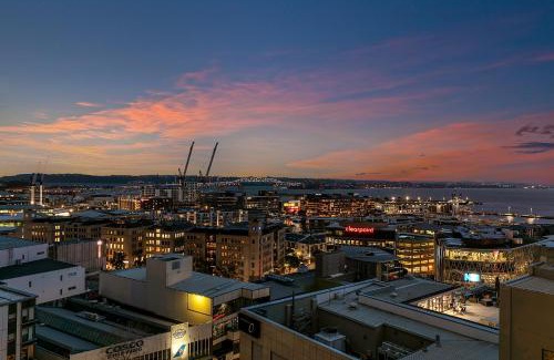 Auckland Central Business District Apartment | Royale Palace - Rooftop Pool &Spa
