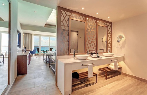 Punta Cancun Resort | Royalton CHIC Cancun, An Autograph Collection All-Inclusive Resort - Adults Only