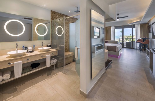 Punta Cana Resort | Royalton CHIC Punta Cana, An Autograph Collection All-Inclusive Resort & Casino – Adults Only