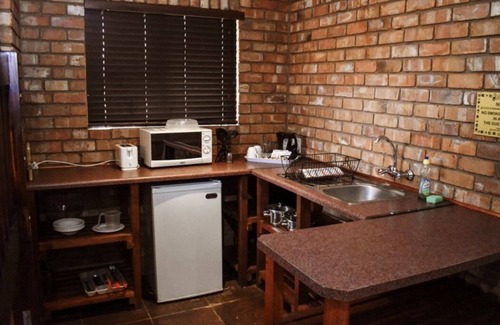 Komani Cabin | Roydon Reserve