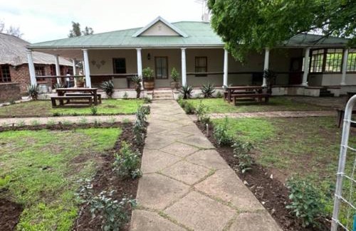 Komani Cabin | Roydon Reserve