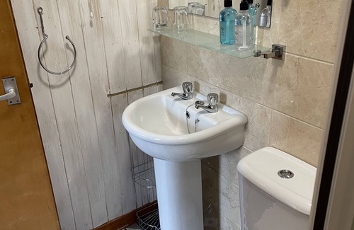 Inverness House | Royston Guest House