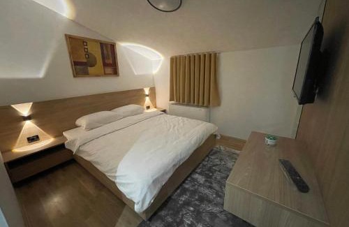 Ranilug Hotel | Rozafa