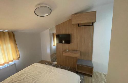 Ranilug Hotel | Rozafa