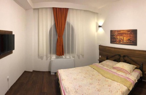 Ranilug Hotel | Rozafa
