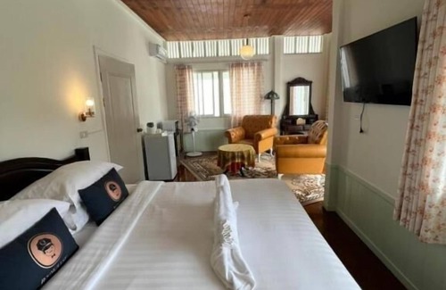 Wat Bowon Niwet Hotel | RQ THEVA Heritique Baan Praya Dinsor Road