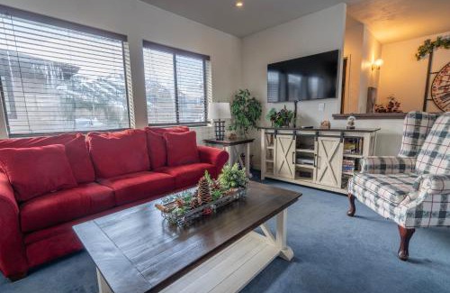 June Lake Apartment | Rr-edgewater06