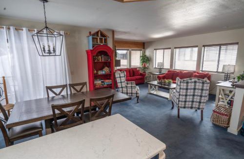 June Lake Apartment | Rr-edgewater06