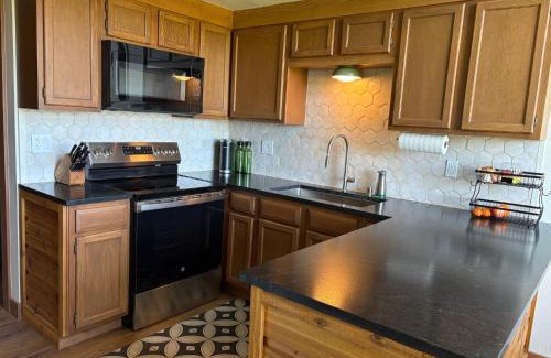 June Lake Apartment | Rr-edgewater09