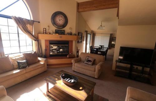 June Lake House | Rr-edgewater13