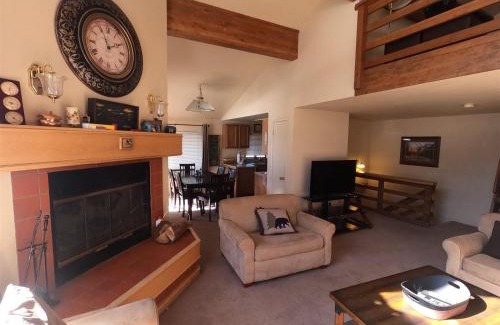 June Lake House | Rr-edgewater13
