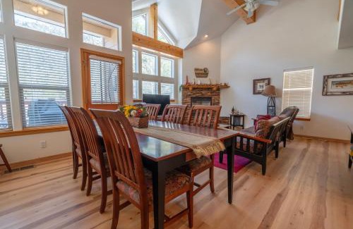 June Lake House | RR-Hideaway Down Cyn 104