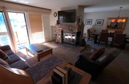 June Lake Apartment | Rr-interlaken 19