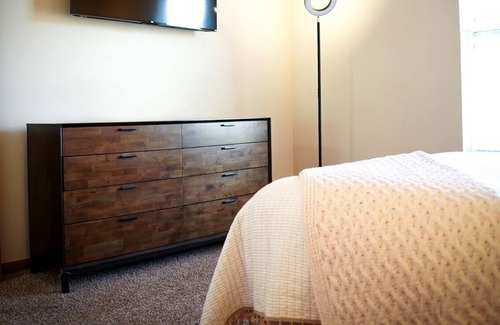 Durham Apartment | RTP Condo near RDU airport + Pool & Amenities