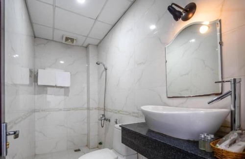 Vinh Trung Hotel | Ruby Koi Danang