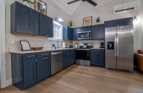 Sylva House | Ruby Ridge - Amazing views, Close to Town, Pet Friendly